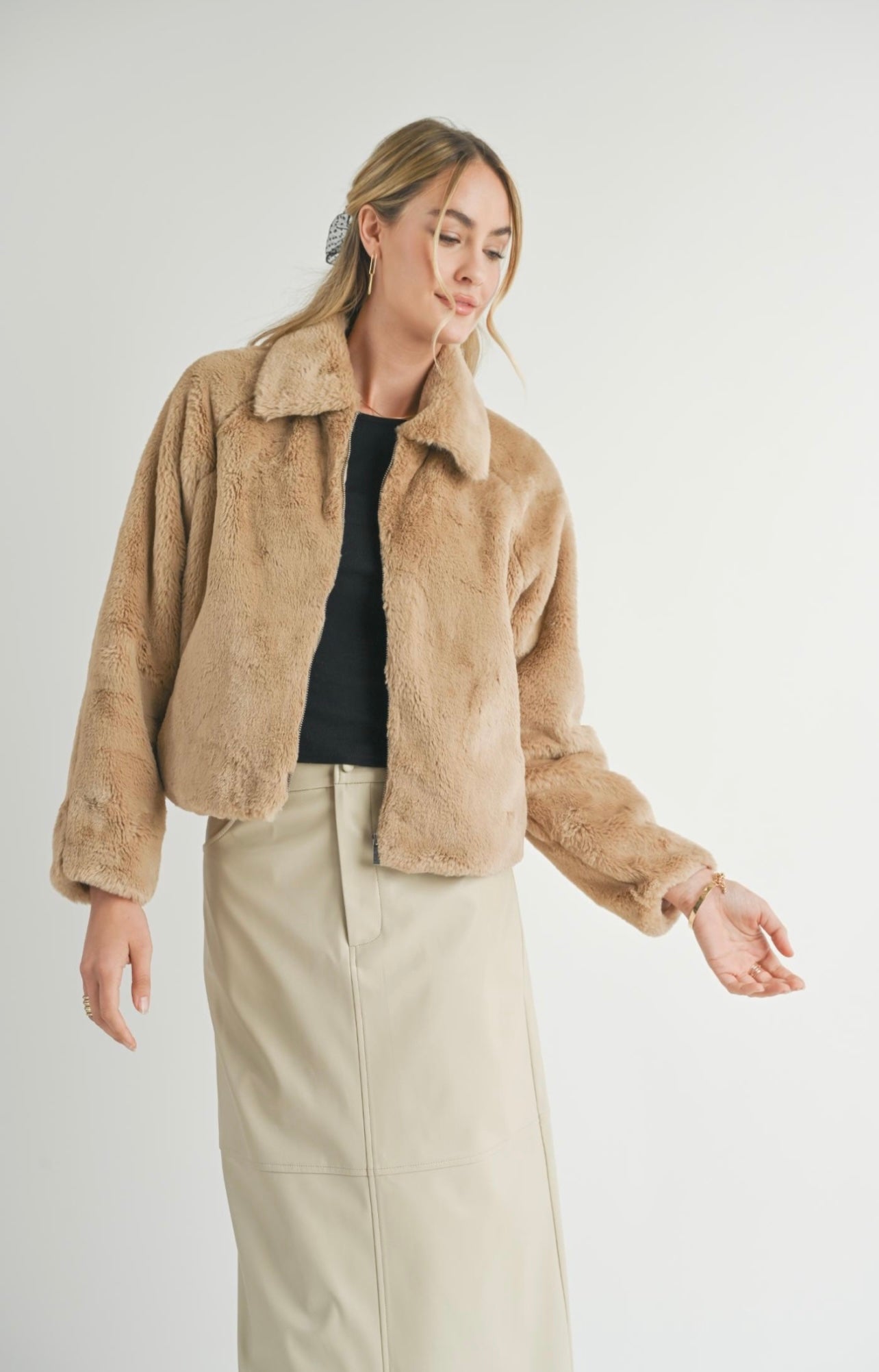 Sadie & Sage Libby Faux Fur Jacket - Taupe