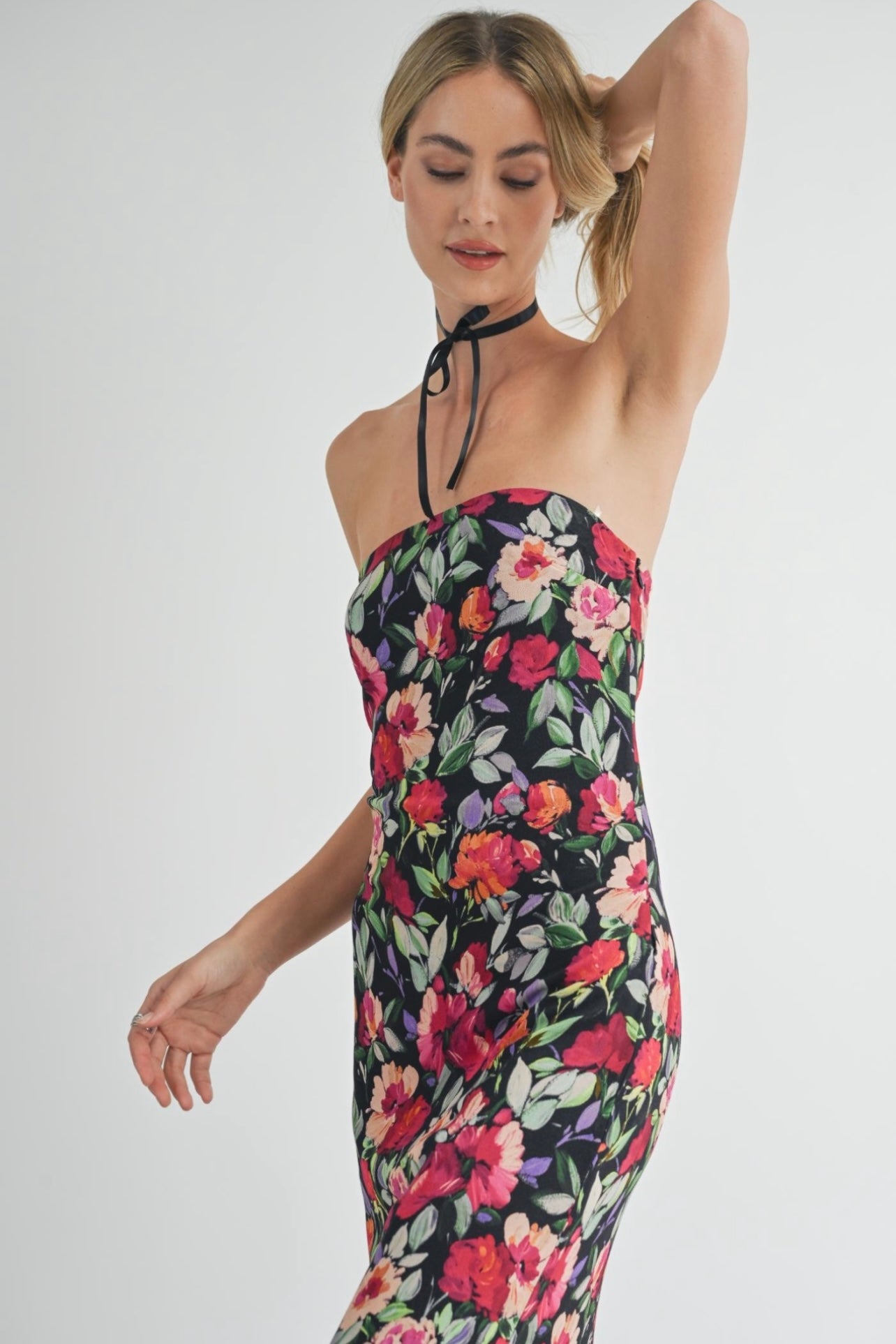 Sadie & Sage A Night In Tube Midi Dress - Black Floral