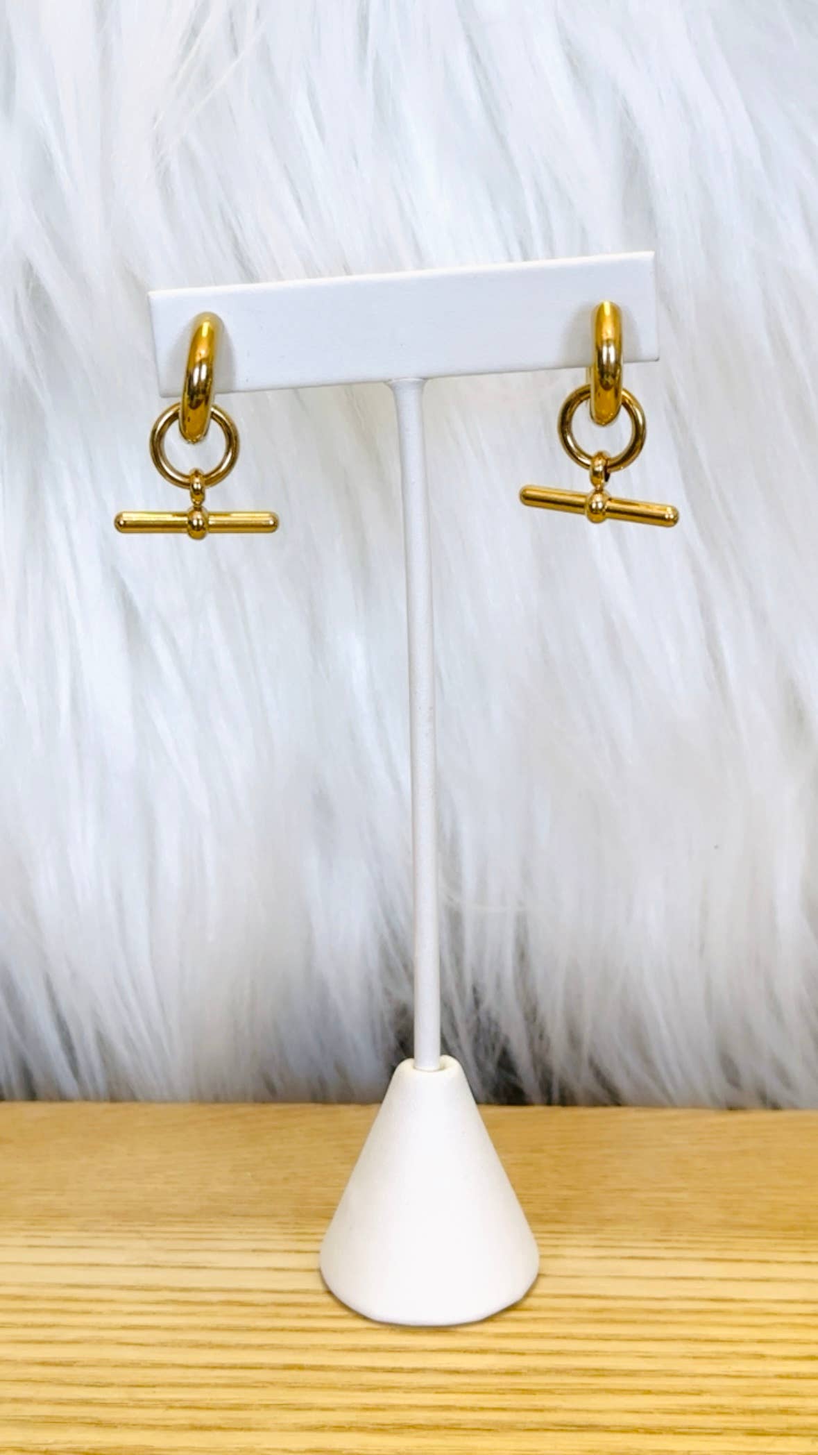 mila + stevie - KELLY Simple Dainty Bar Earrings