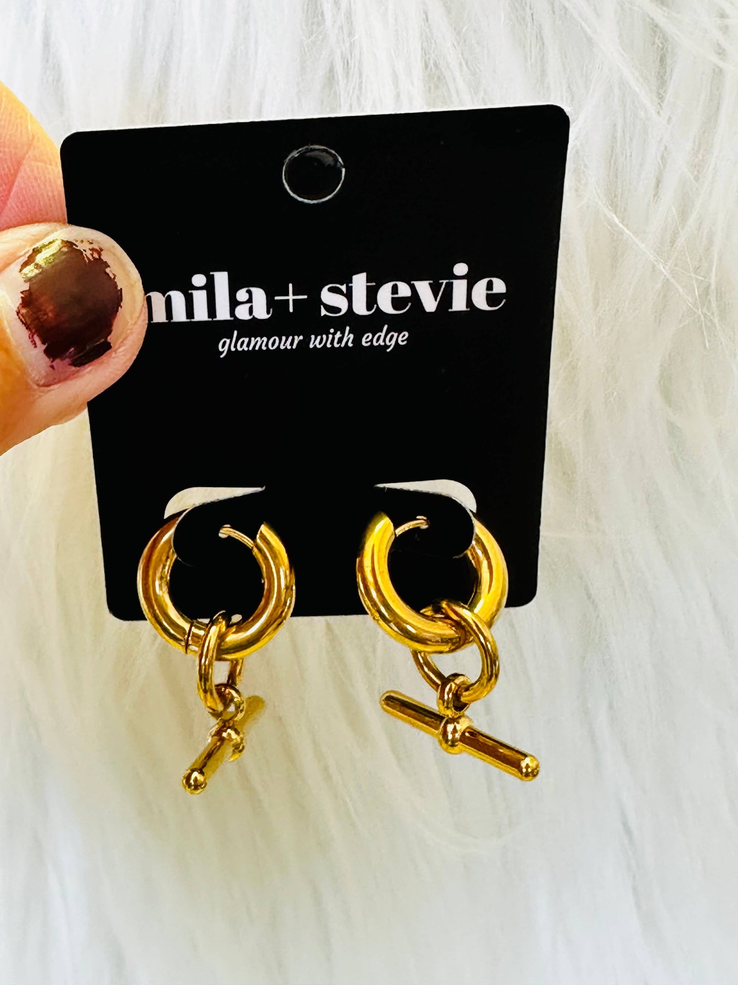 mila + stevie - KELLY Simple Dainty Bar Earrings