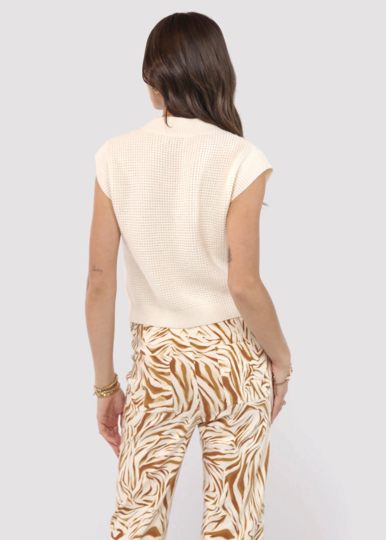 Sadie & Sage Chill Beats Sleeveless Sweater Top