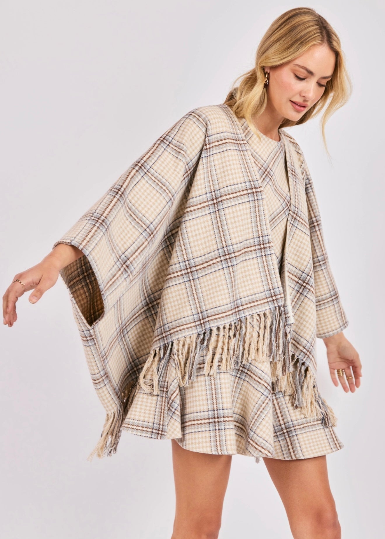 Sadie & Sage Cedar Plaid Fringe Hem Poncho