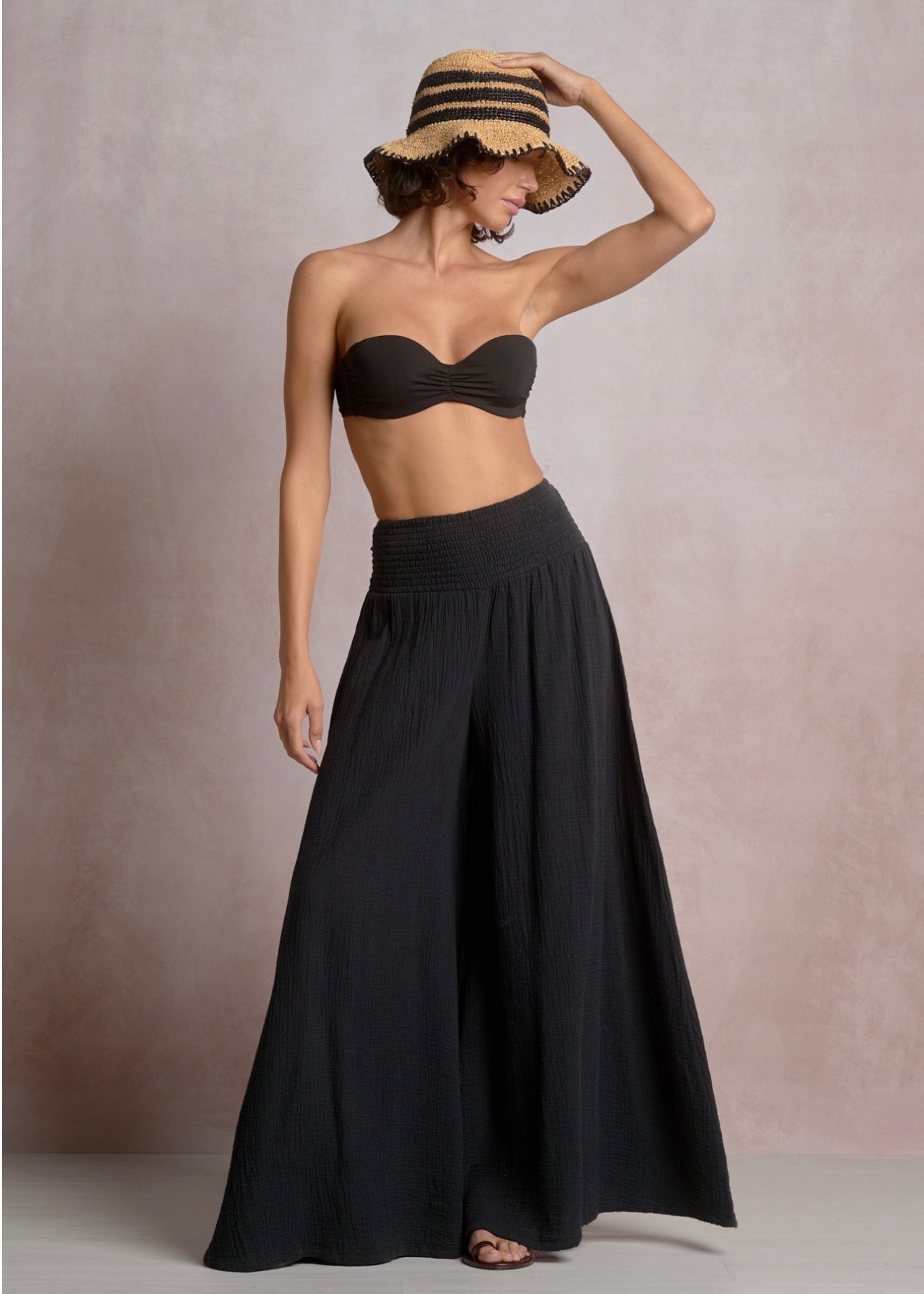 Elan Wide Leg Smocked Pants - Blk