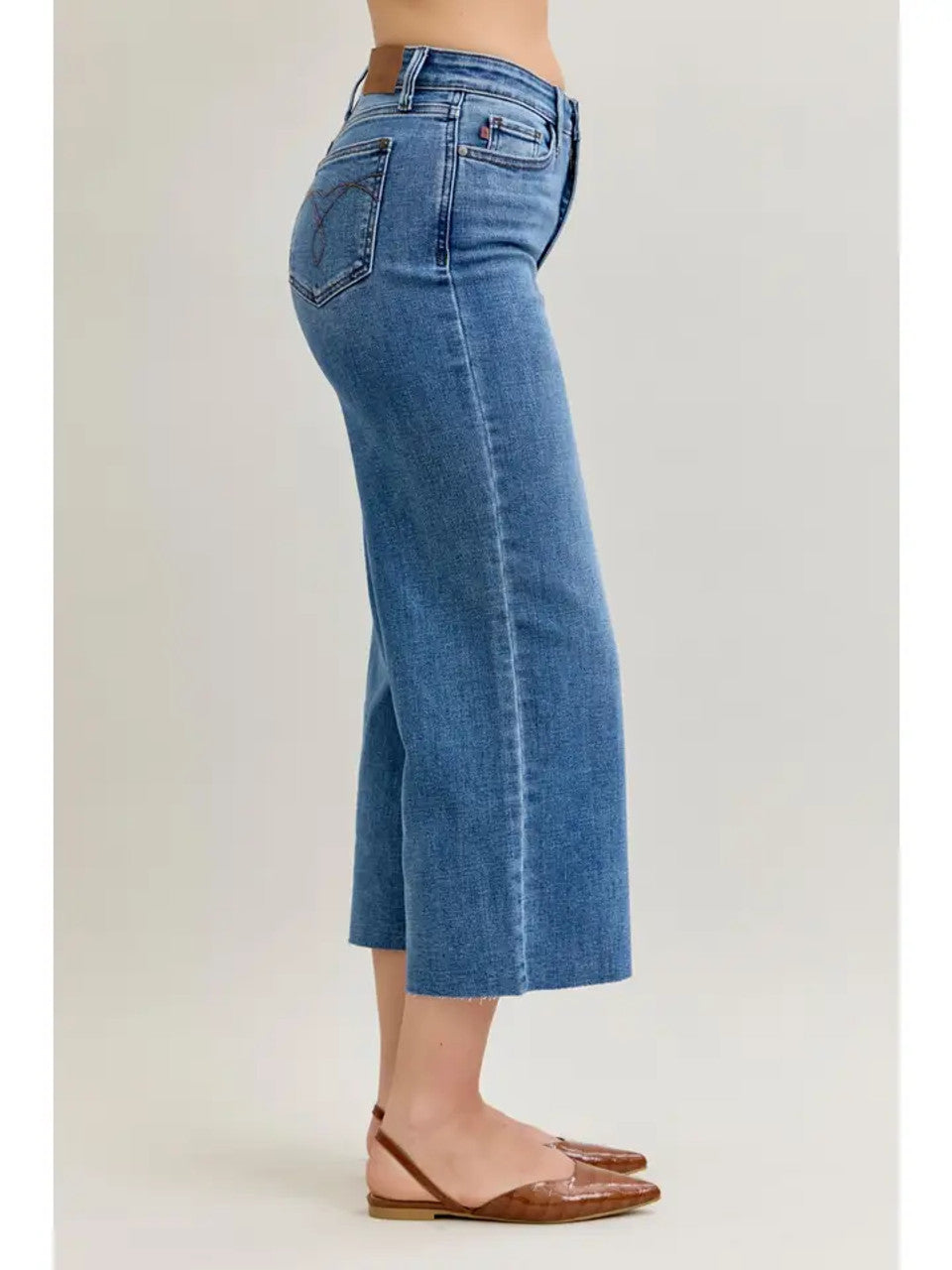 Judy Blue High Waist Wide Crop Classic Raw Hem Jeans – Medium Wash