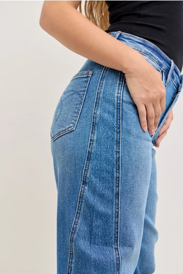 Judy Blue HW Rigid Magic Panel Barrel Jeans - Medium